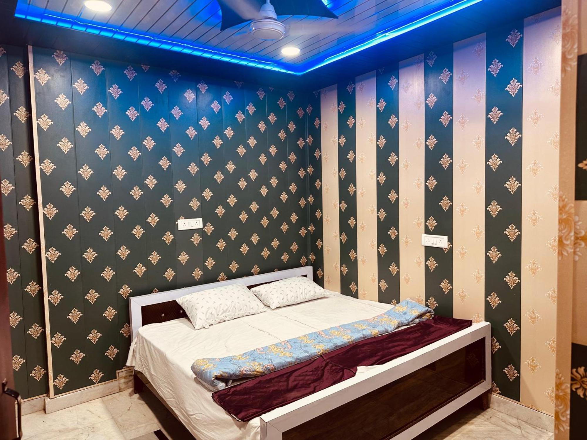 Hotel Raju Homestay Ayodhya 150 Meters From Shree Ram Janmbhoomi Temple 200 Meters From Ayodhya Dham Railway Station Exterior foto