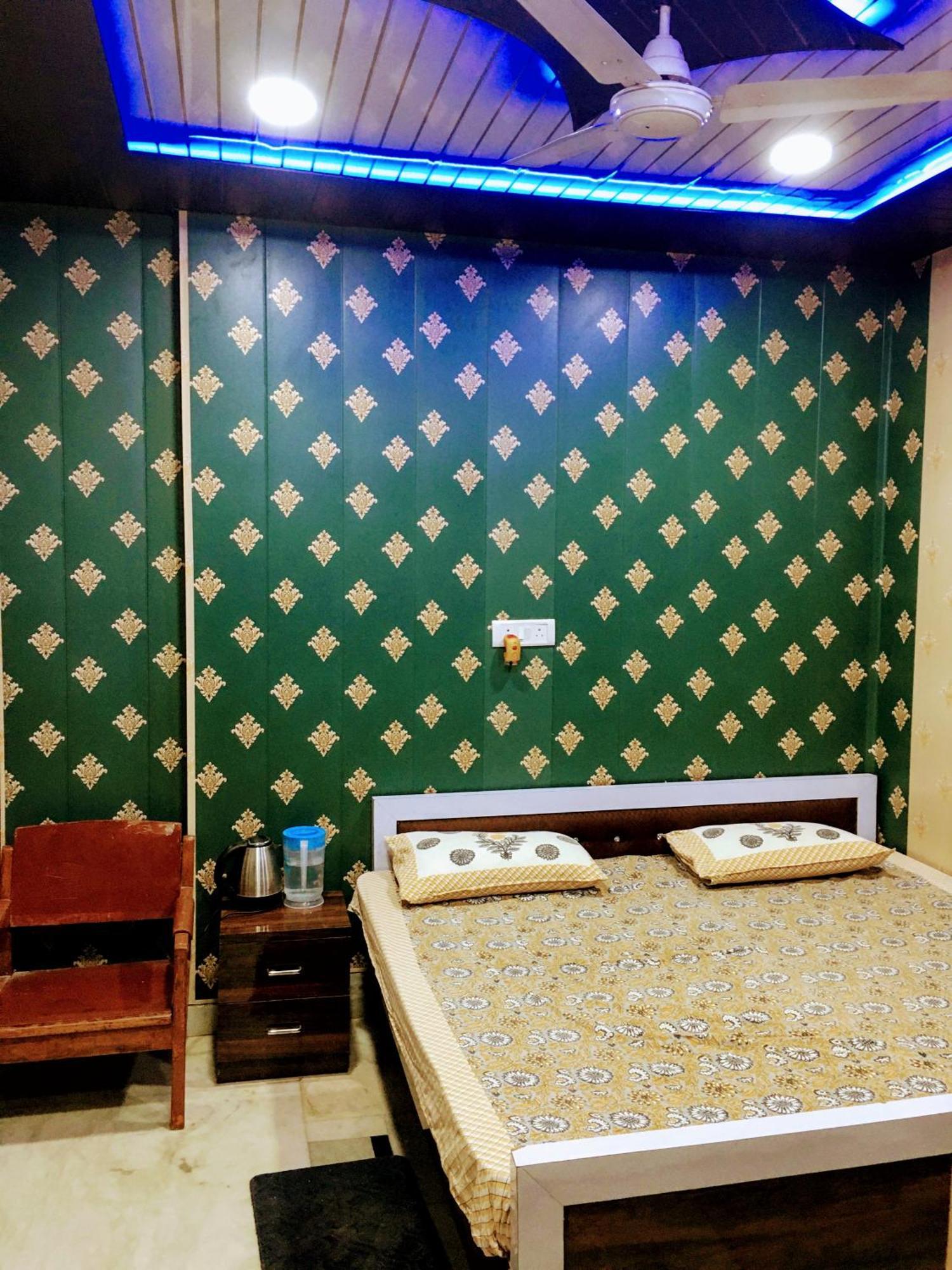Hotel Raju Homestay Ayodhya 150 Meters From Shree Ram Janmbhoomi Temple 200 Meters From Ayodhya Dham Railway Station Exterior foto