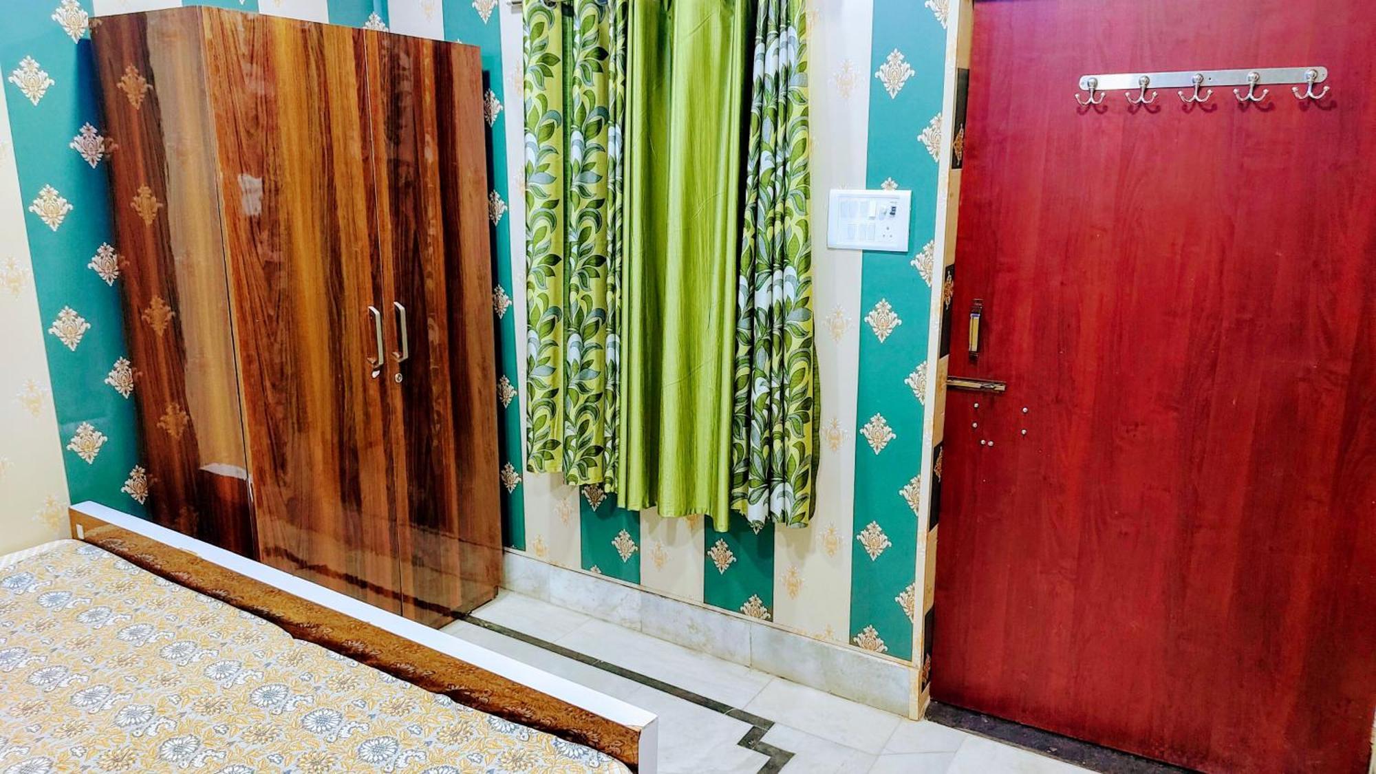 Hotel Raju Homestay Ayodhya 150 Meters From Shree Ram Janmbhoomi Temple 200 Meters From Ayodhya Dham Railway Station Exterior foto