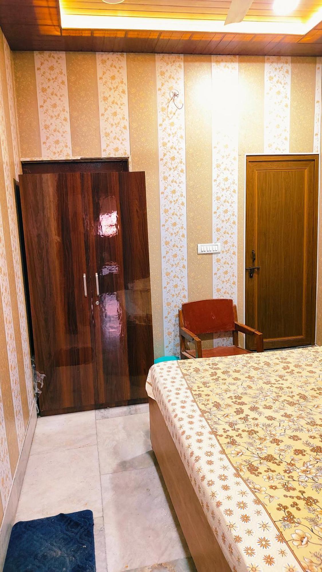 Hotel Raju Homestay Ayodhya 150 Meters From Shree Ram Janmbhoomi Temple 200 Meters From Ayodhya Dham Railway Station Exterior foto