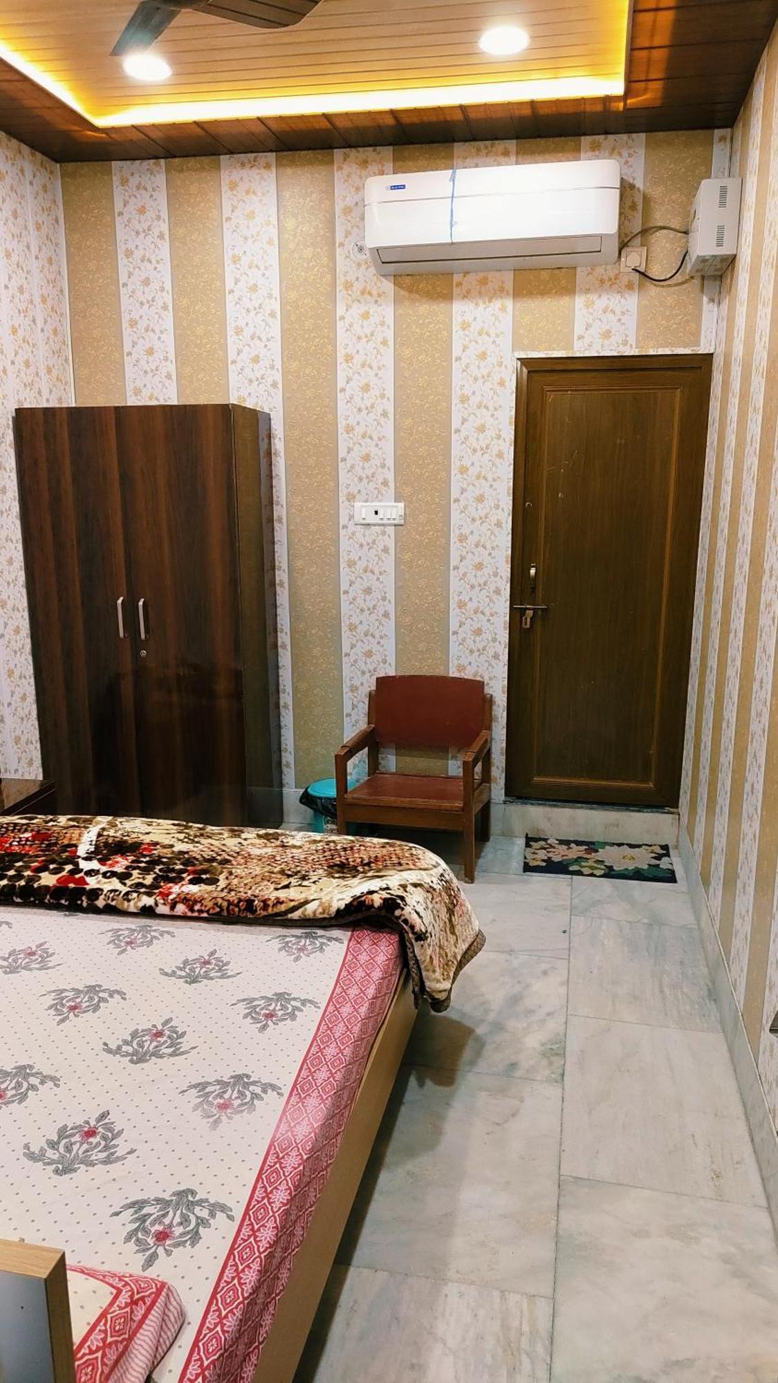 Hotel Raju Homestay Ayodhya 150 Meters From Shree Ram Janmbhoomi Temple 200 Meters From Ayodhya Dham Railway Station Exterior foto